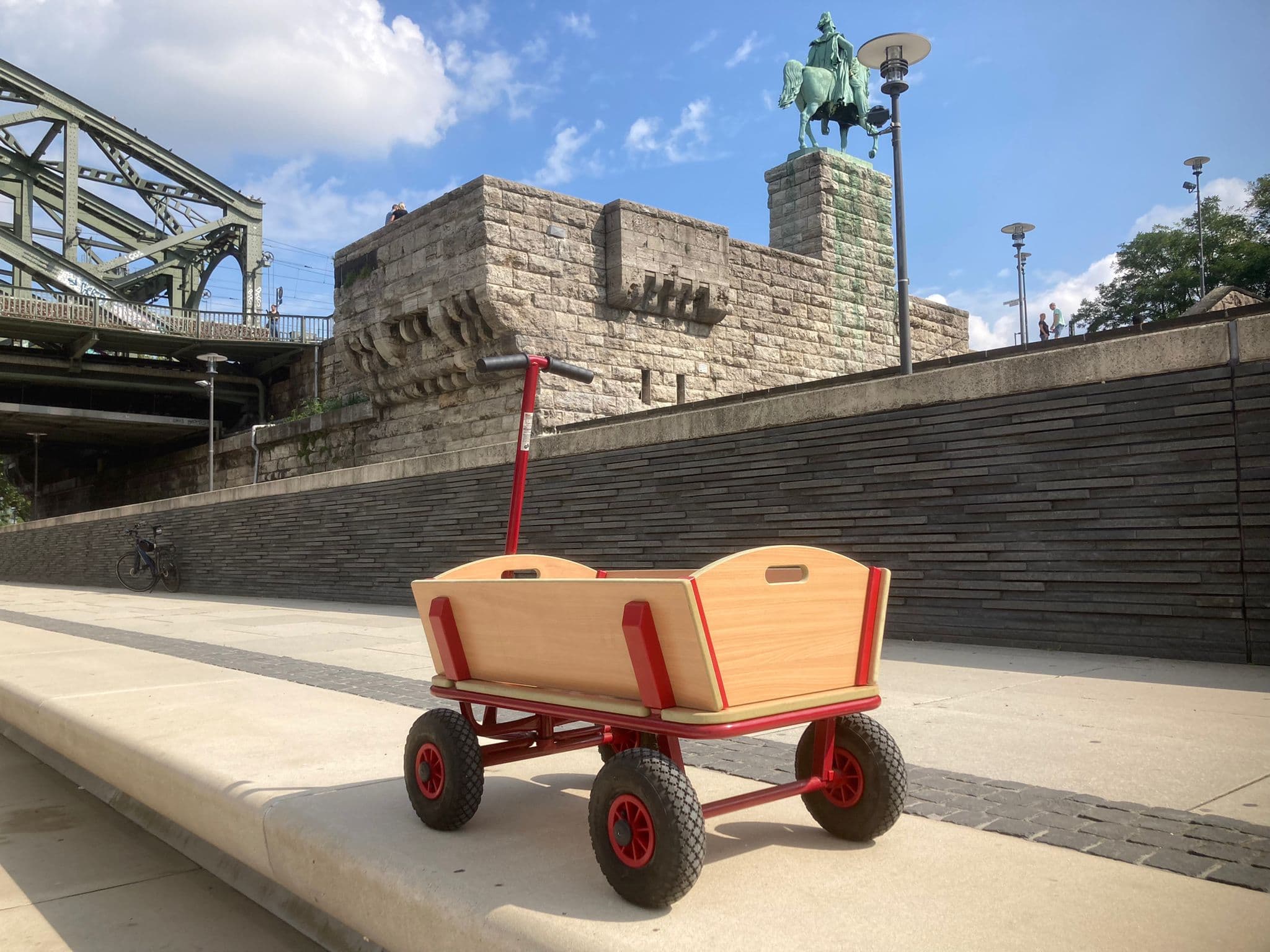 listing card gallery