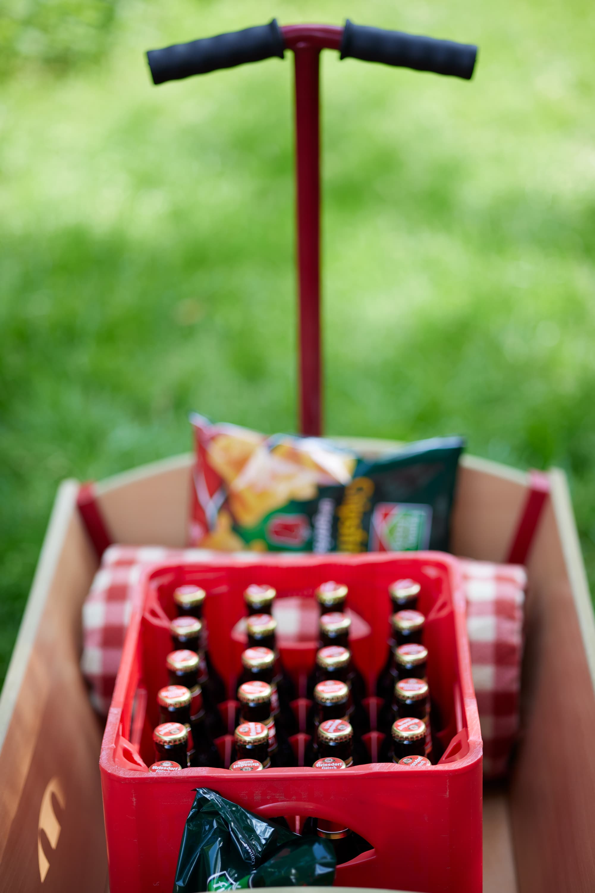 Bollerwagen mit Kölsch und Snacks